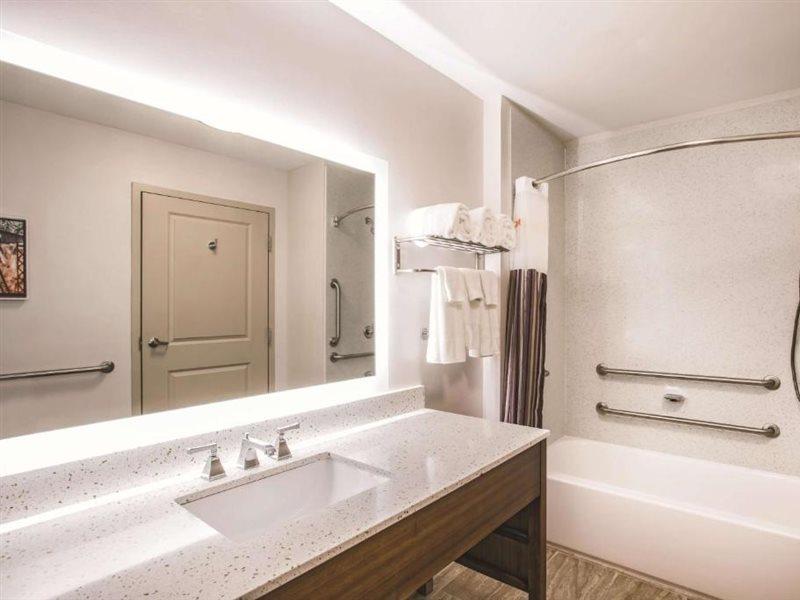 La Quinta By Wyndham Chambersburg Hotel Екстериор снимка