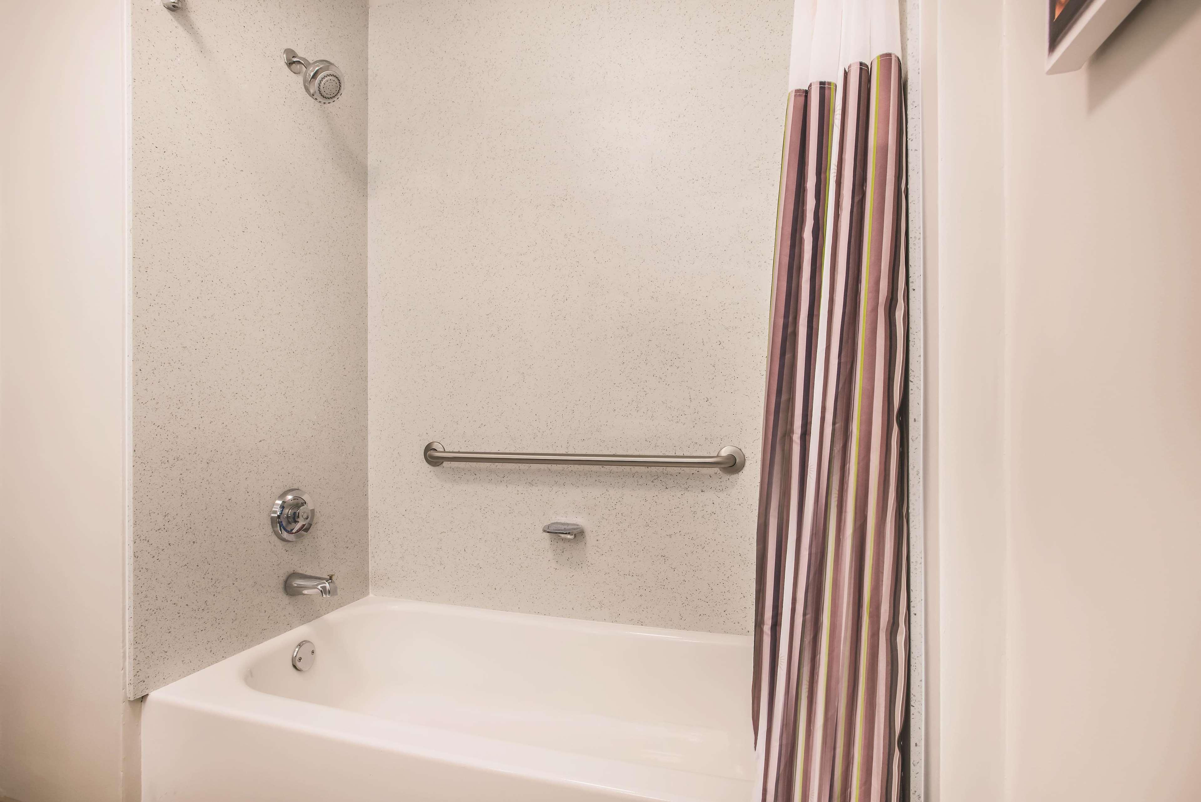 La Quinta By Wyndham Chambersburg Hotel Екстериор снимка