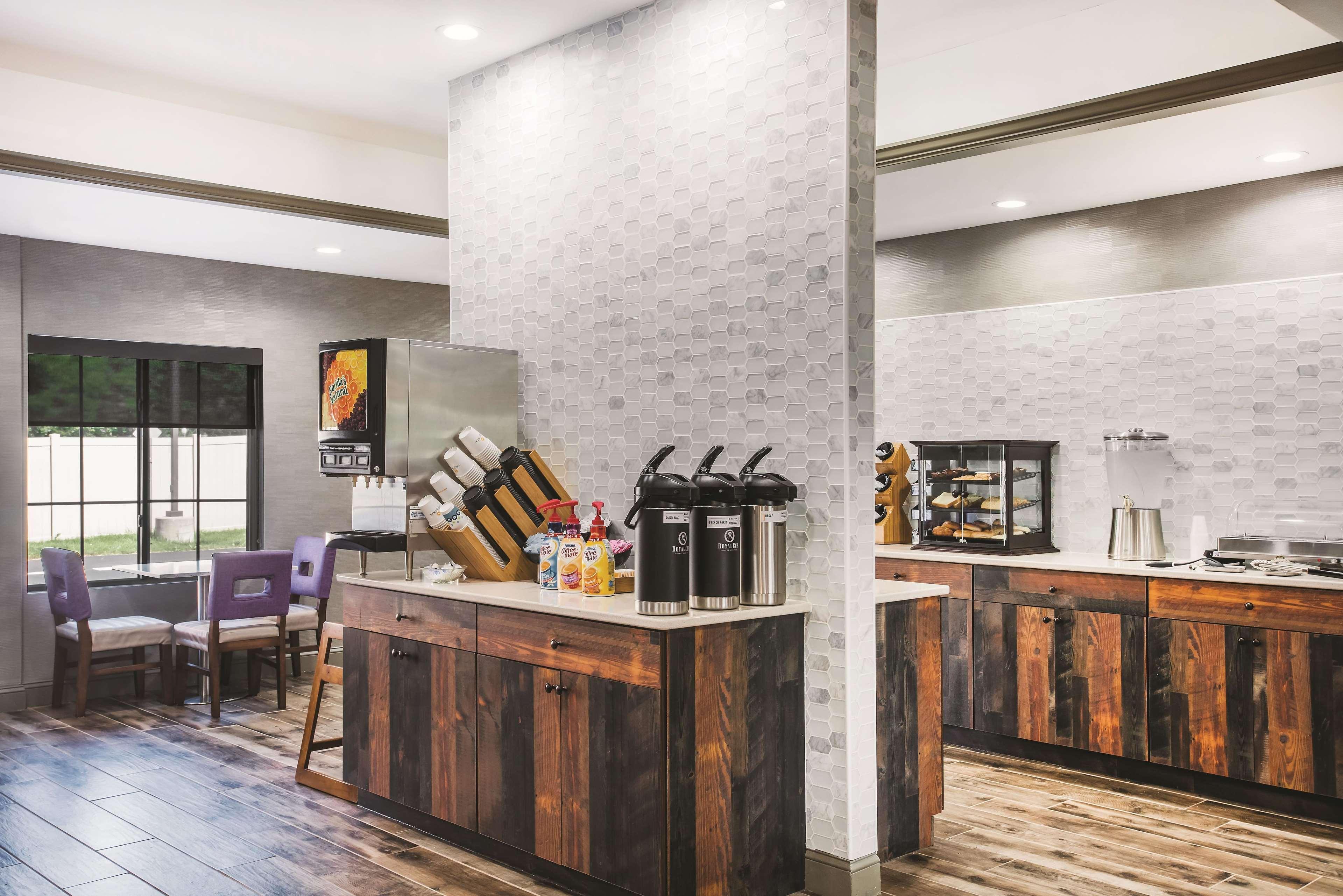 La Quinta By Wyndham Chambersburg Hotel Екстериор снимка
