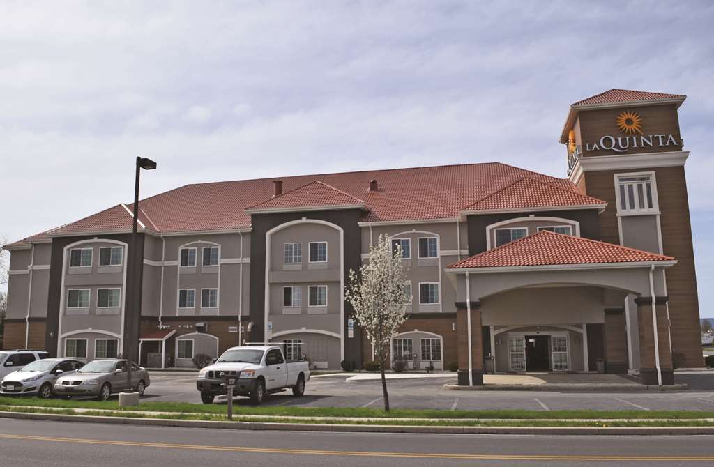 La Quinta By Wyndham Chambersburg Hotel Екстериор снимка